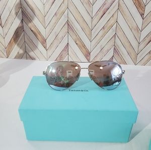 Tiffany & Co Aviator sunglasses #3049-B case and original box included.